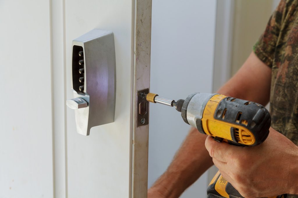 Residential door lock repair Dallas area